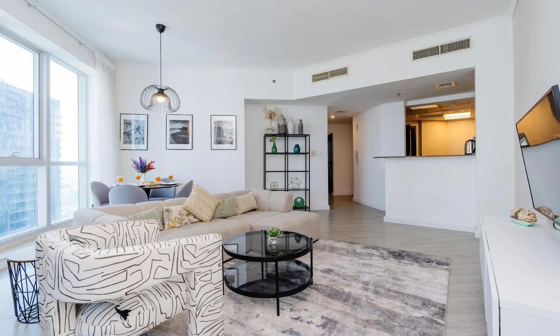 Stunning Interior In An Deal Location Dubai