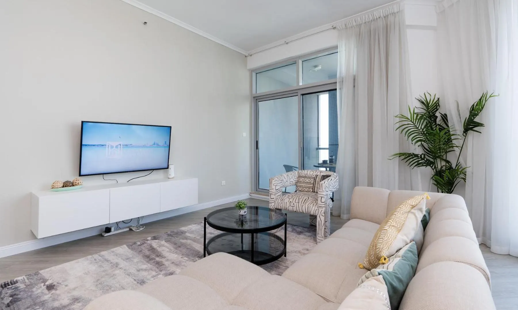 Stunning Interior In An Deal Location Dubai