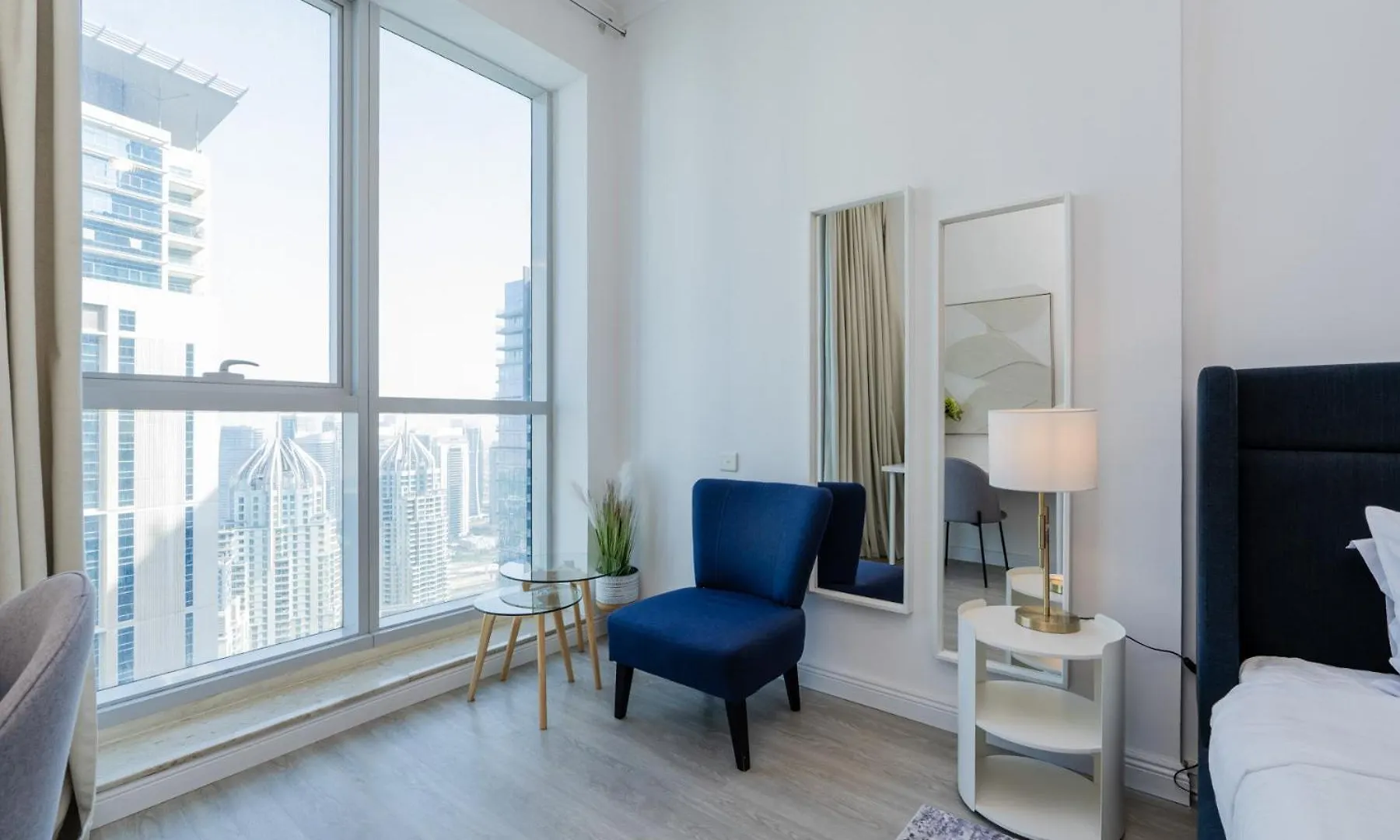 Apartment Stunning Interior In An Deal Location Dubai